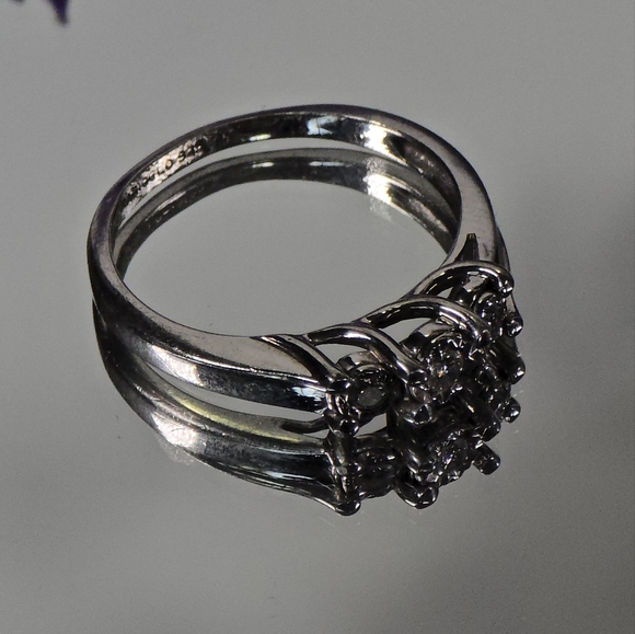 DIAMOND 3 stones ,Sterling Silver Ring - Picture 11 of 12